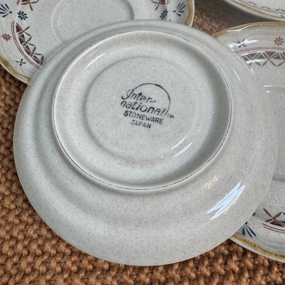 International Stoneware Saucers Set of 4 Speckled Floral Pattern Japan - Picture 5 of 6